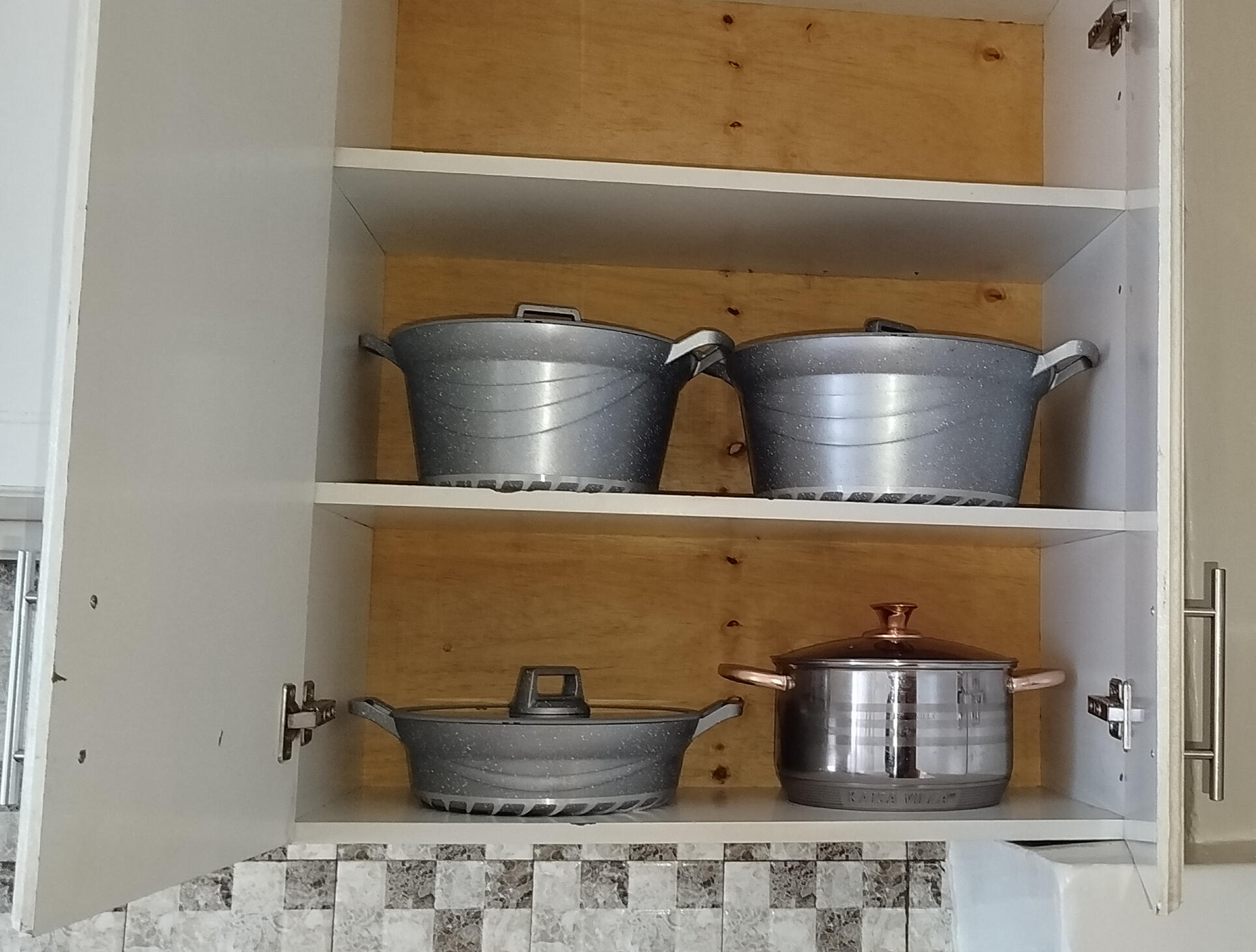 cooking pots
